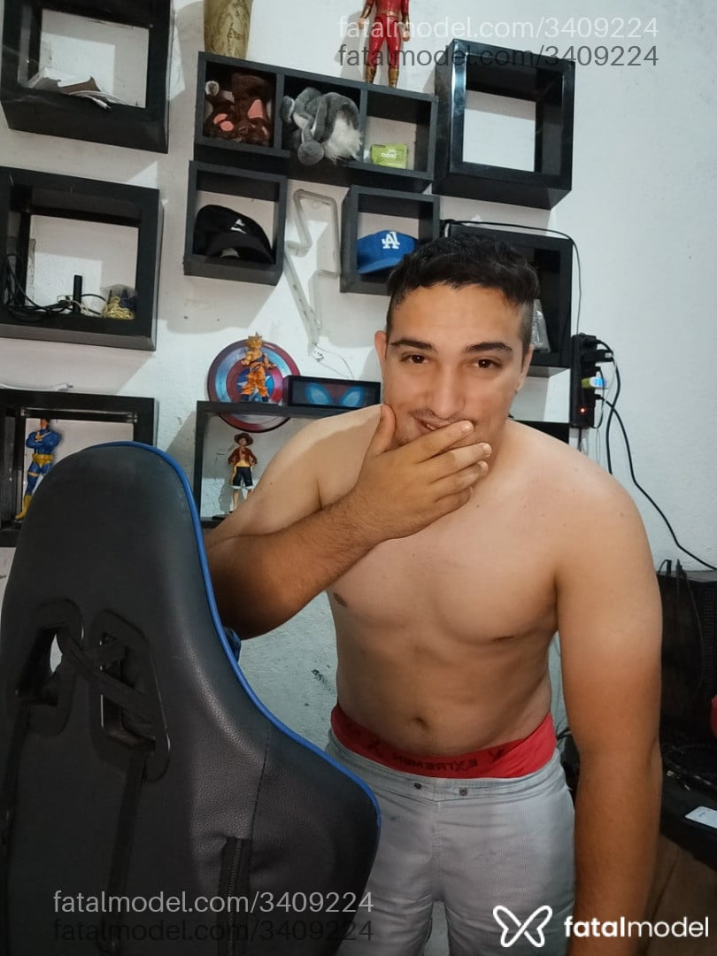 Acompanhante homem com cabelo castanho de olhos castanhos - Lucas