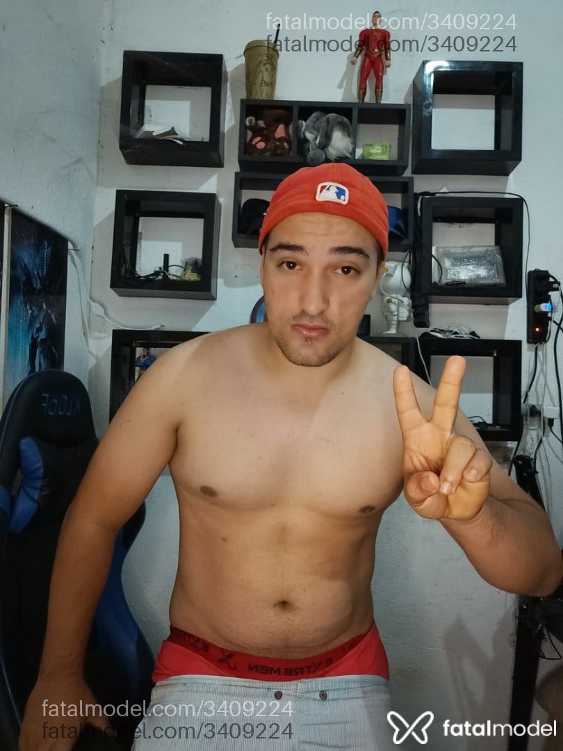 Acompanhante homem com cabelo castanho de olhos castanhos - Lucas