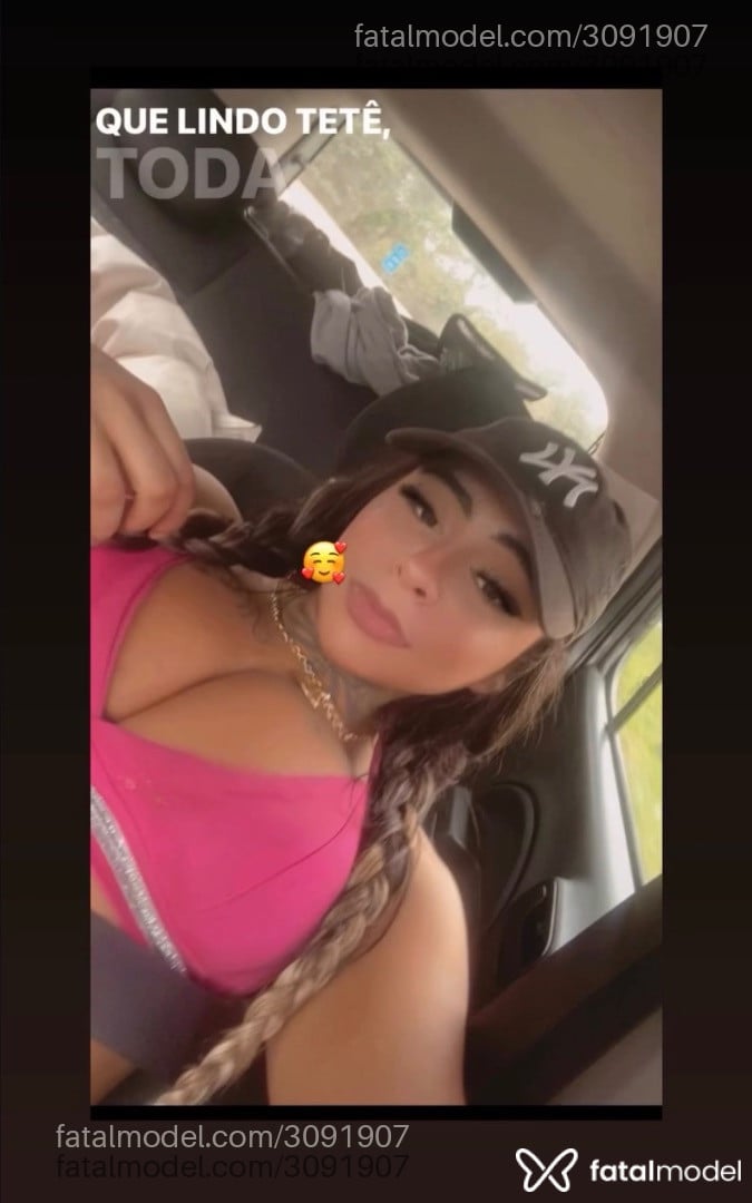 Acompanhante mulher trans morena (o) de olhos castanhos - Evellyn