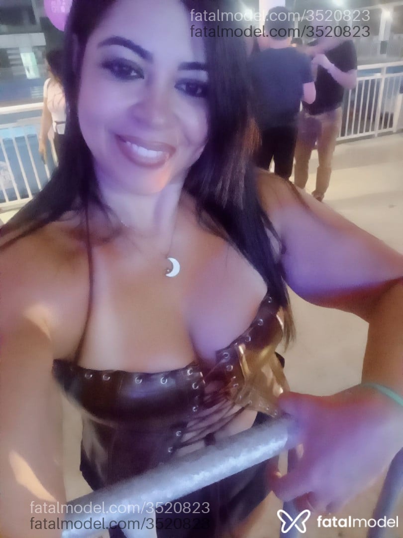 Acompanhante mulher com cabelo castanho de olhos castanhos - Marcela Acompanhante mulher com cabelo castanho de olhos castanhos - Marcela