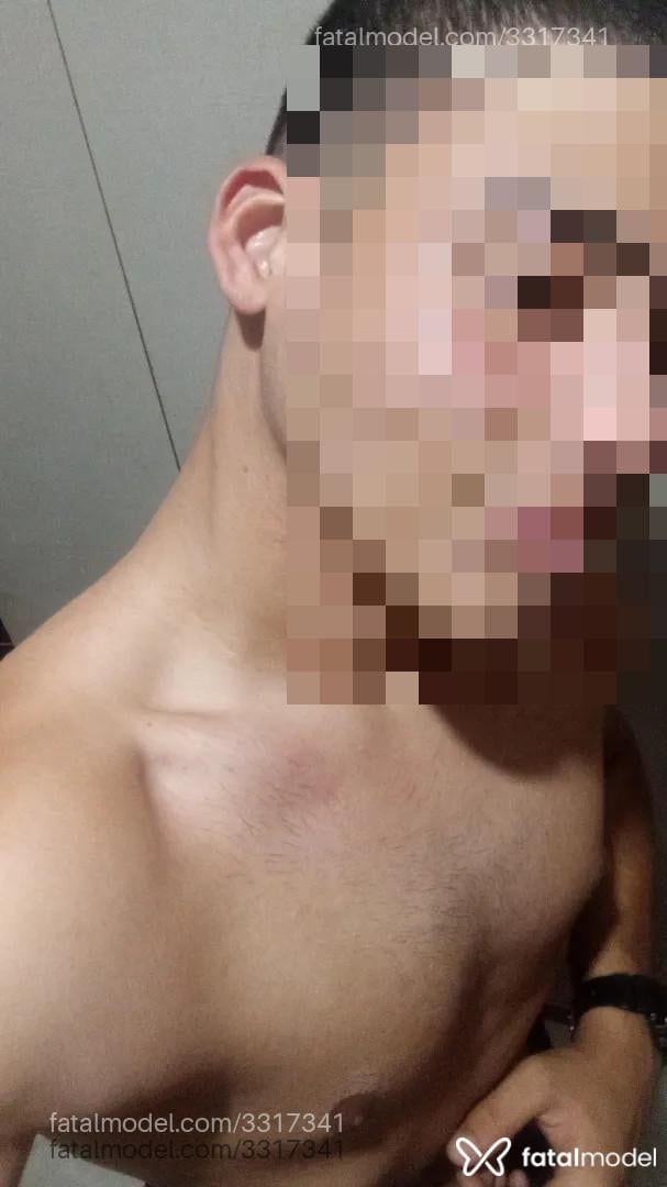 Acompanhante homem com cabelo castanho de olhos castanhos - Miguel