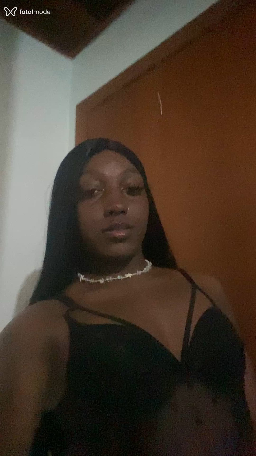 Acompanhante mulher trans morena (o) de olhos pretos - Yamalb Acompanhante mulher trans morena (o) de olhos pretos - Yamalb