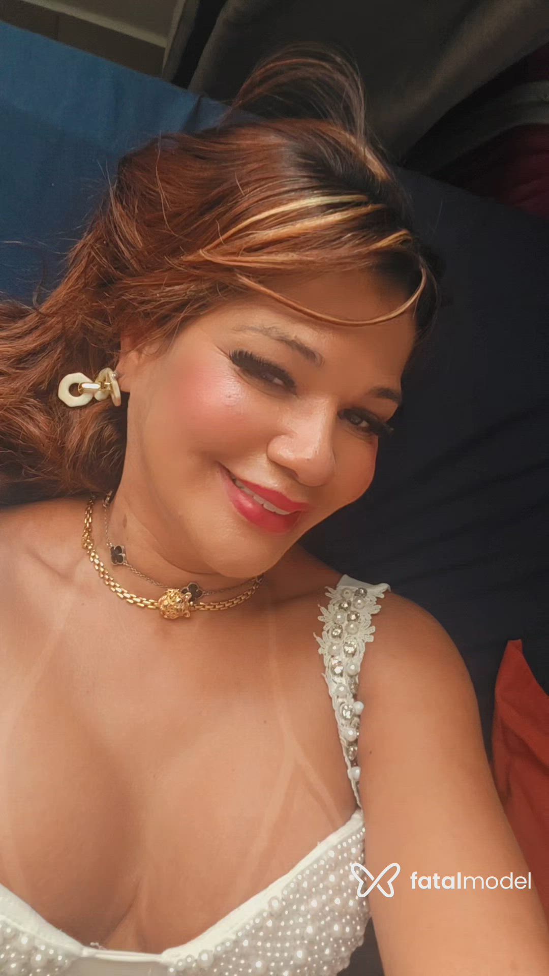 Acompanhante mulher ruiva (o) de olhos castanhos - Cacau Acompanhante mulher ruiva (o) de olhos castanhos - Cacau