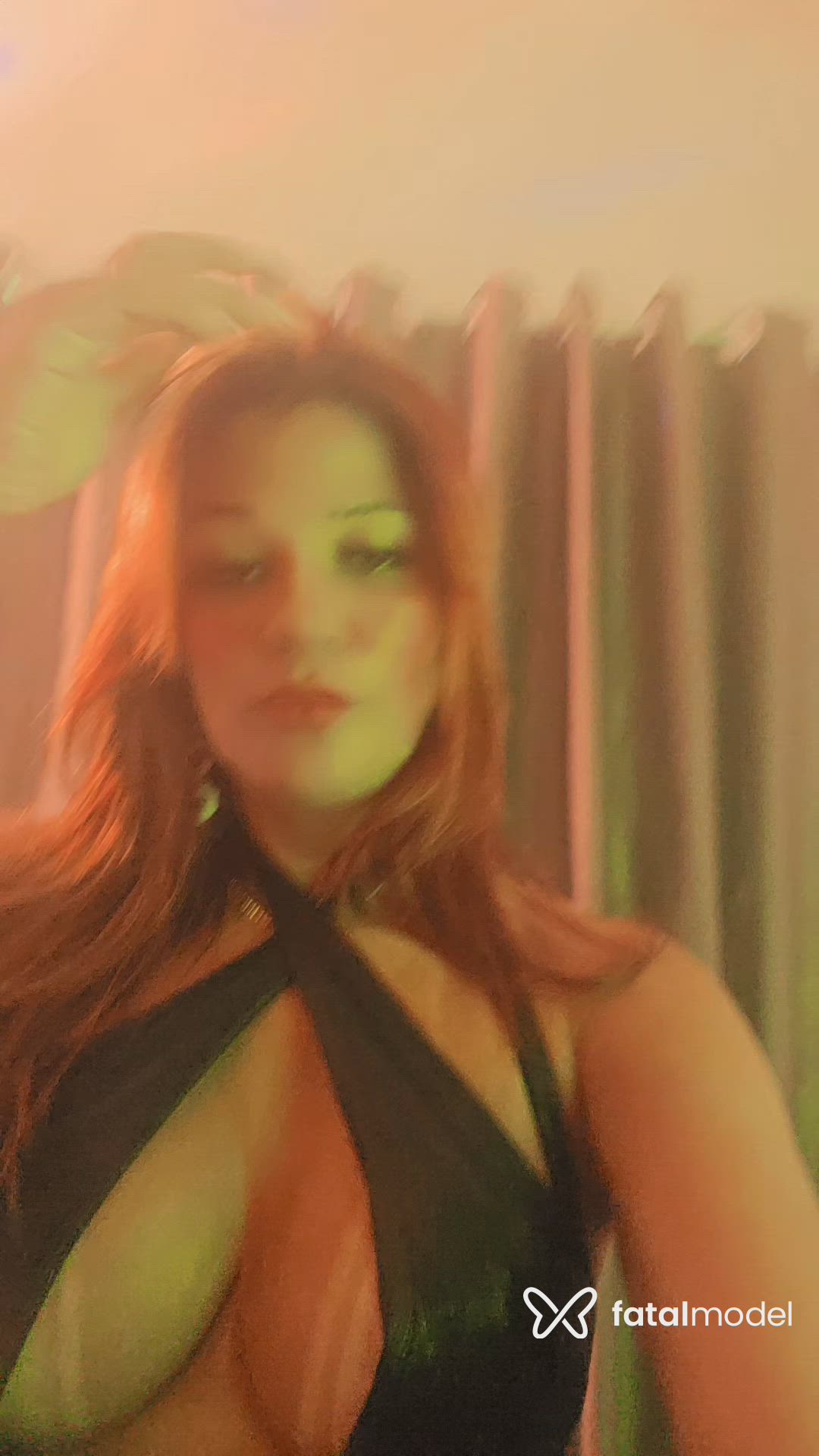 Acompanhante mulher ruiva (o) de olhos castanhos - Cacau Acompanhante mulher ruiva (o) de olhos castanhos - Cacau