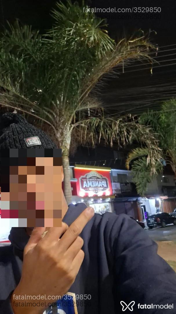 Acompanhante homem com cabelo castanho de olhos castanhos - Jeferson
