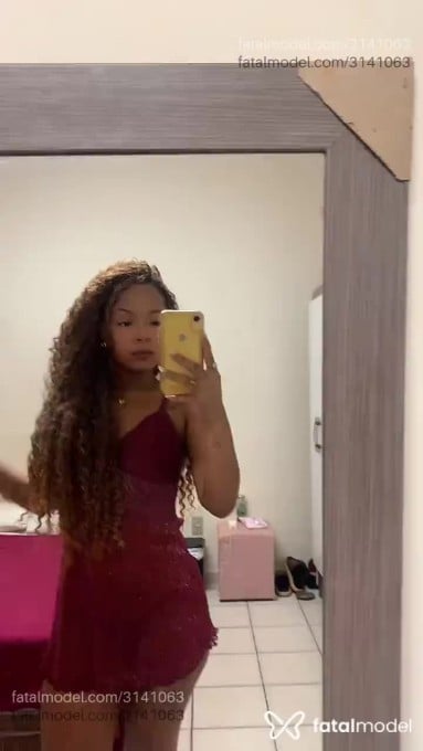 Acompanhante mulher com cabelo castanho de olhos castanhos - Isadora Acompanhante mulher com cabelo castanho de olhos castanhos - Isadora