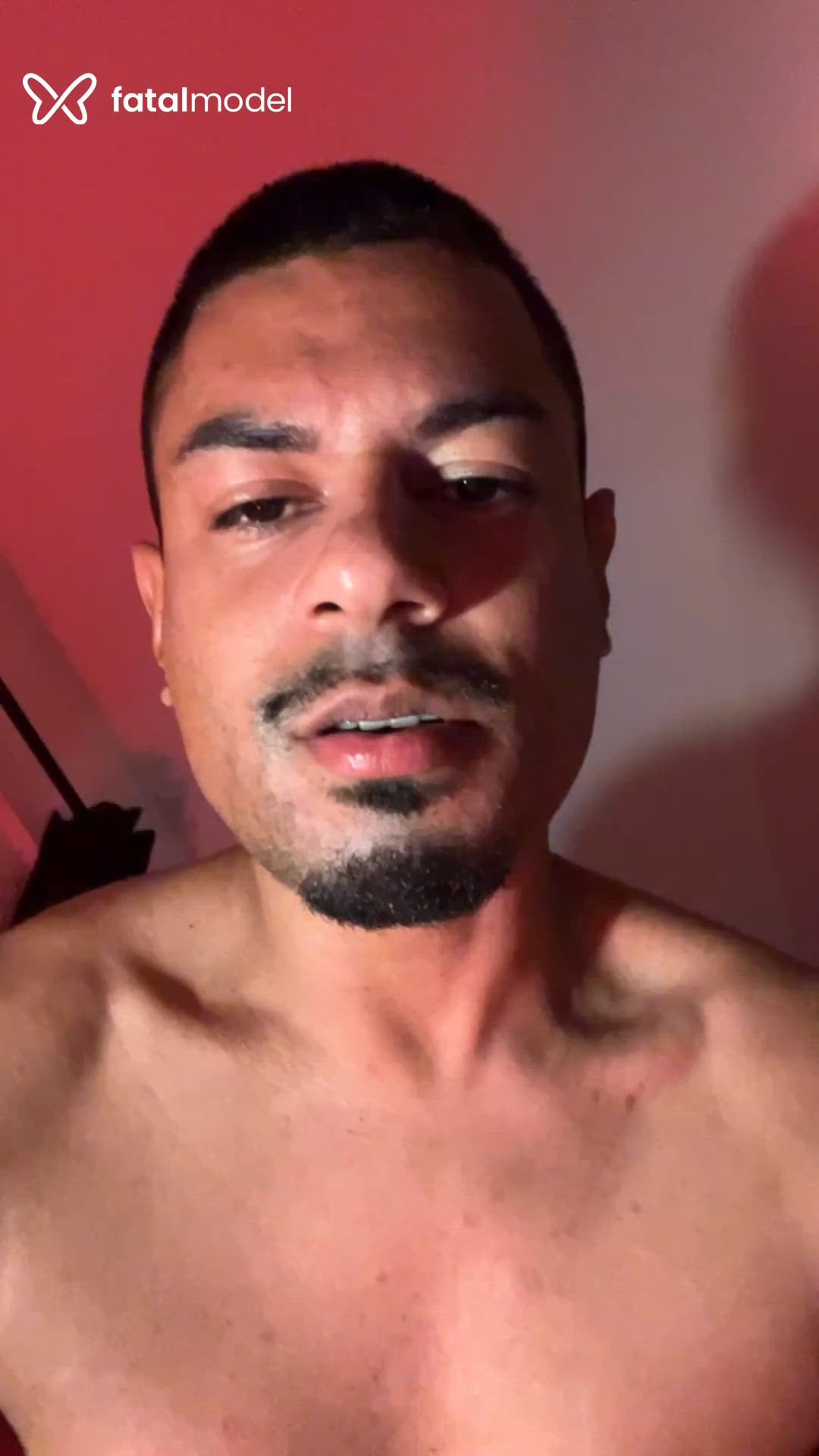 Acompanhante homem morena (o) de olhos pretos - Gustavo