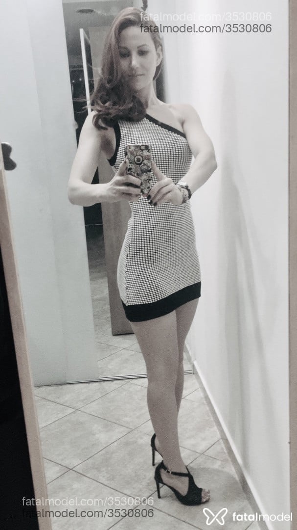 Acompanhante mulher com cabelo castanho de olhos castanhos - Lexy Pleasure Acompanhante mulher com cabelo castanho de olhos castanhos - Lexy Pleasure
