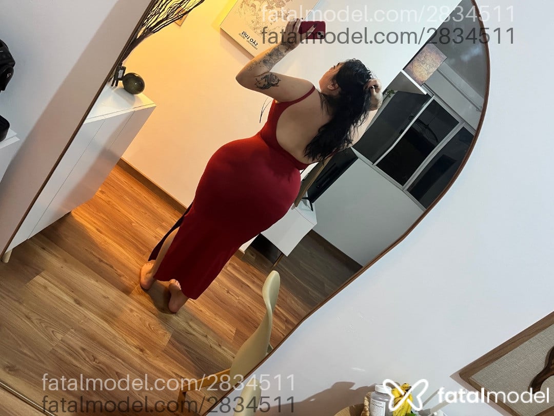Acompanhante mulher com cabelo castanho de olhos verdes - Bella