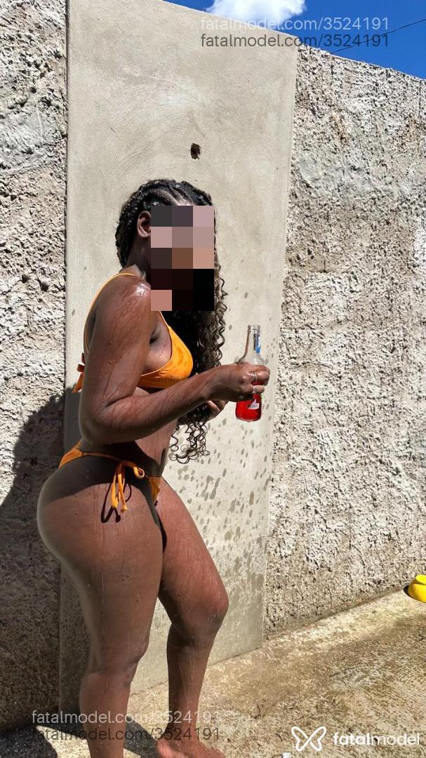 Acompanhante mulher morena (o) de olhos pretos - Suzanny
