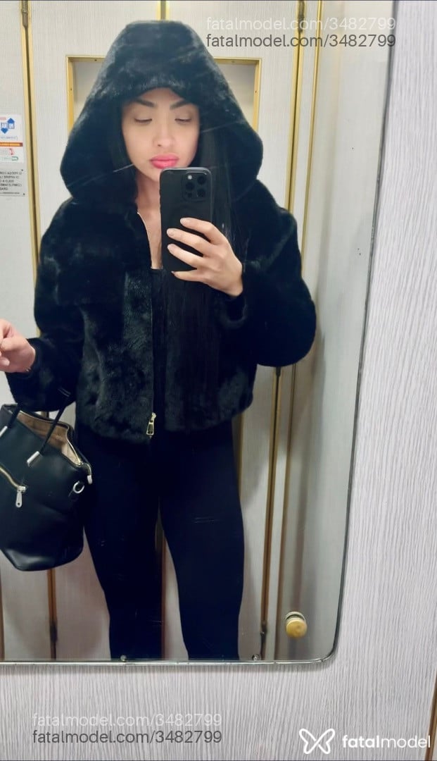 Acompanhante mulher morena (o) de olhos pretos - Sabrina Japonesa