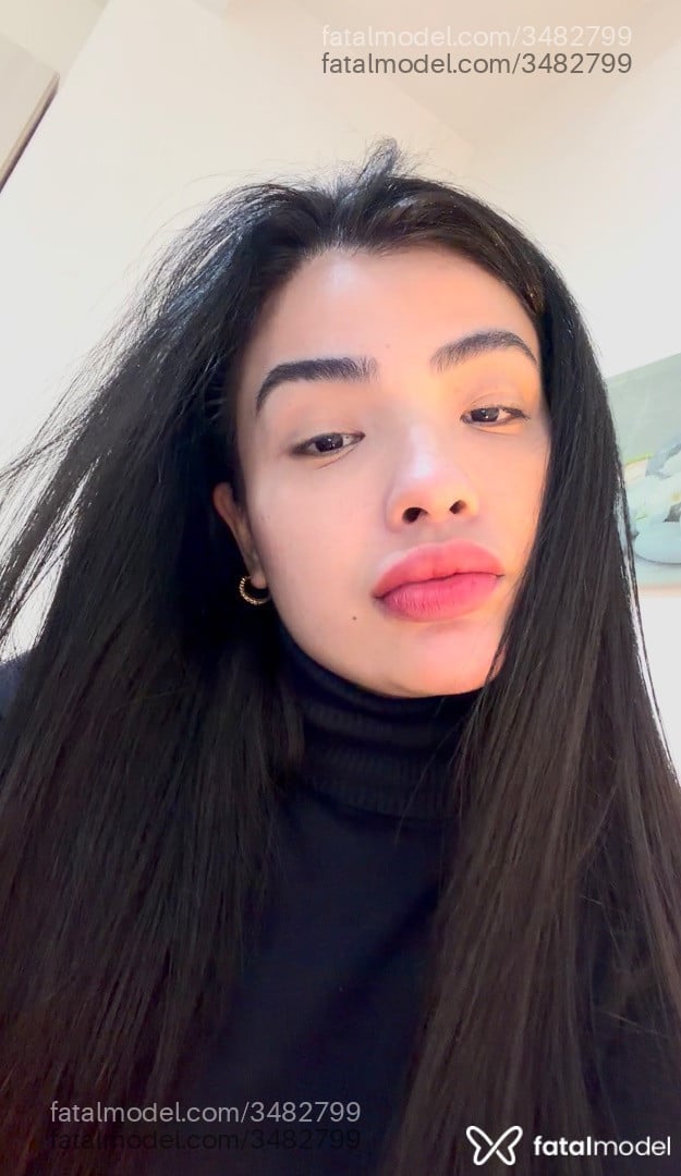 Acompanhante mulher morena (o) de olhos pretos - Sabrina Japonesa