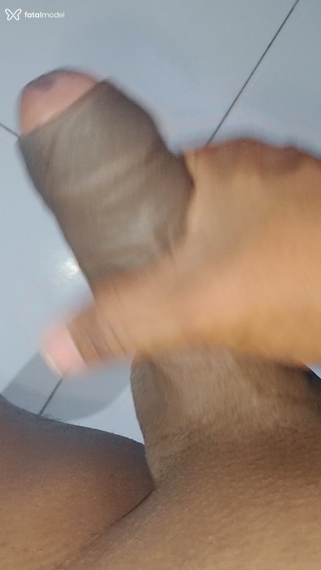 Acompanhante homem com cabelo castanho de olhos pretos - Fabrício