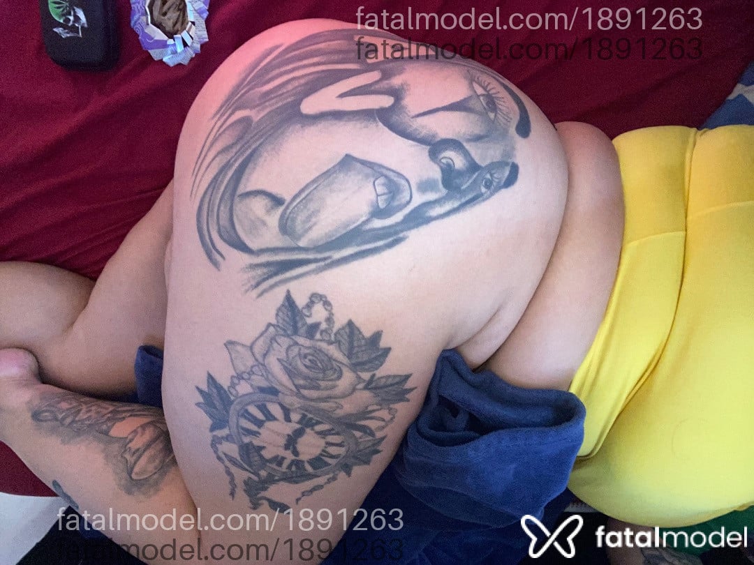 Acompanhante mulher morena (o) de olhos mel - Karoline