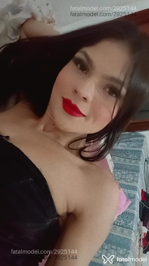 Acompanhante mulher morena (o) de olhos castanhos - Isabelle