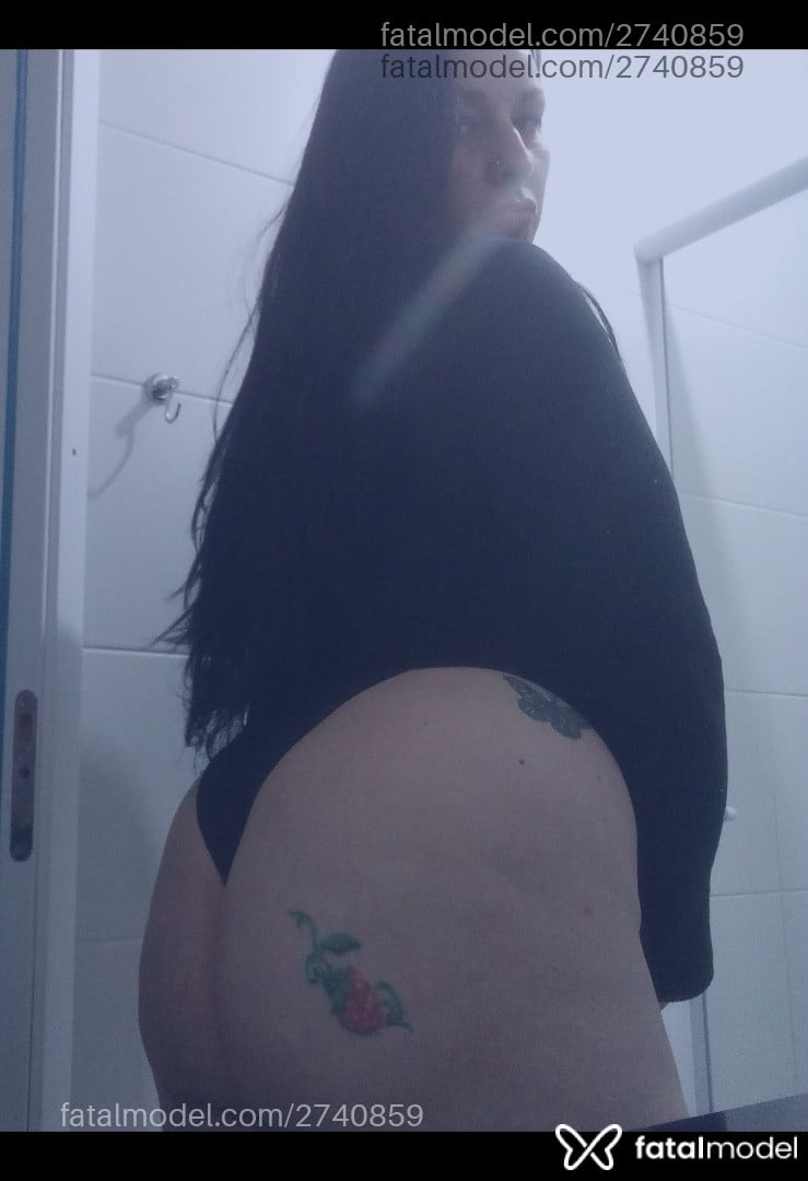 Acompanhante mulher morena (o) de olhos castanhos - Dyulinha