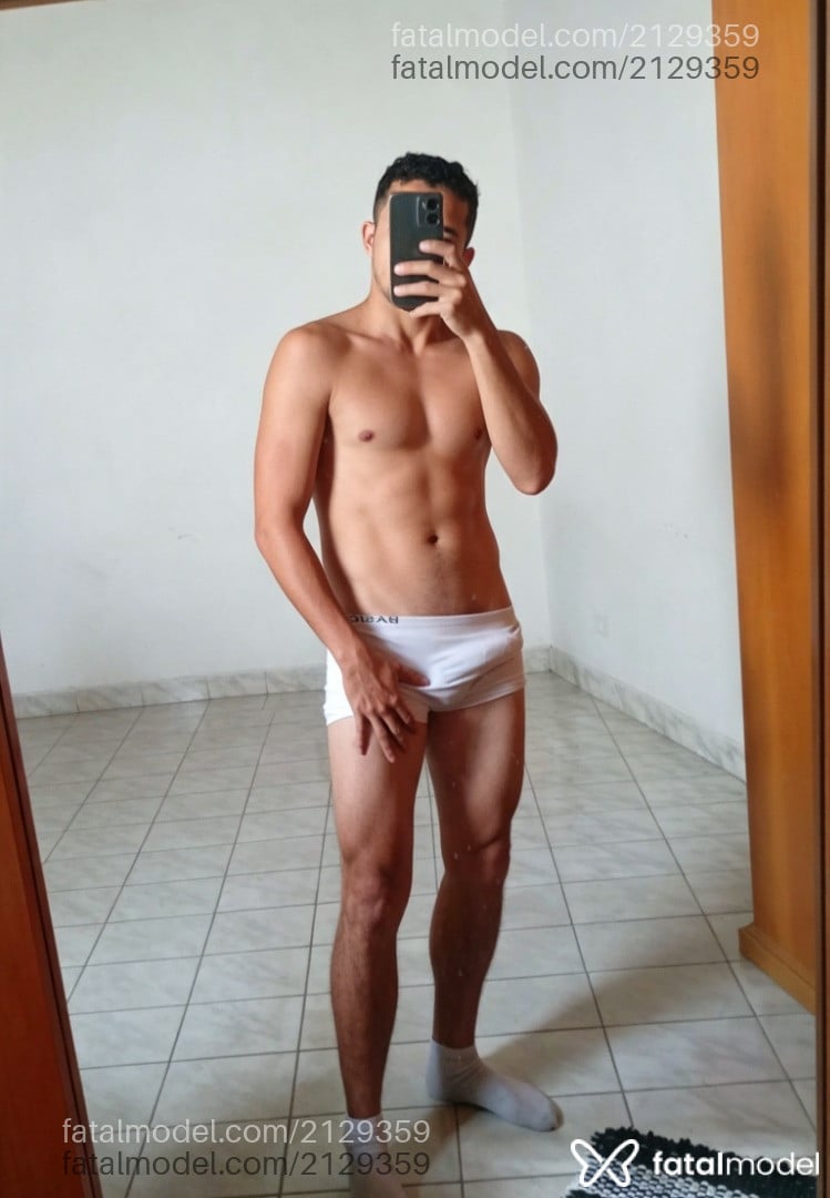 Acompanhante homem morena (o) de olhos castanhos - Maridodealuguel