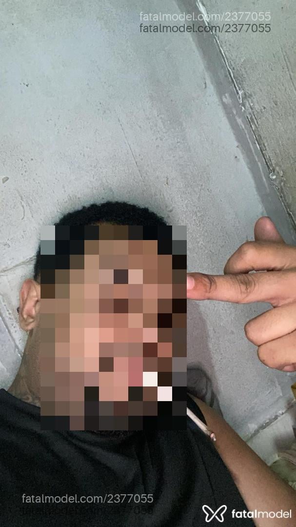 Acompanhante homem com cabelo castanho de olhos pretos - Mneirinho
