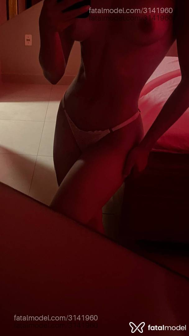 Acompanhante mulher com cabelo castanho de olhos castanhos em Vila Velha - Gisele