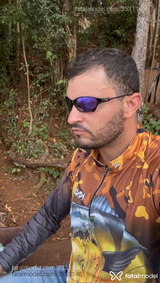 Acompanhante homem morena (o) de olhos verdes - Uleison Marques