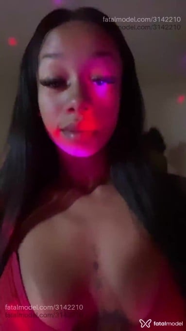 Acompanhante mulher morena (o) de olhos castanhos em Rio Claro Acompanhante mulher morena (o) de olhos castanhos em Rio Claro - Luiza