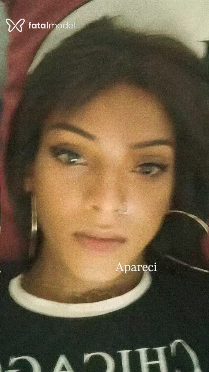 Acompanhante mulher trans com cabelo castanho de olhos castanhos - Jhenyy