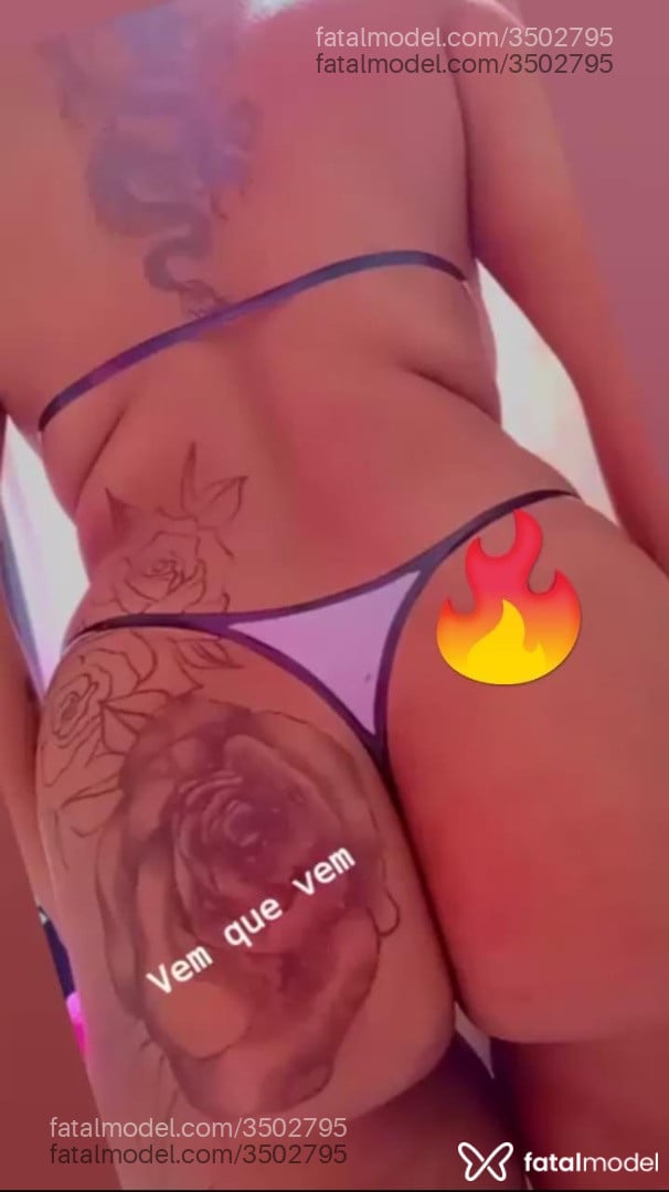 Acompanhante mulher com cabelo castanho de olhos pretos - Larissa