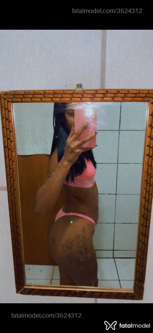 Acompanhante mulher morena (o) de olhos pretos - Belinha