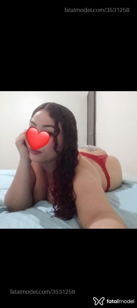 Acompanhante mulher morena (o) de olhos castanhos - Wal Müller