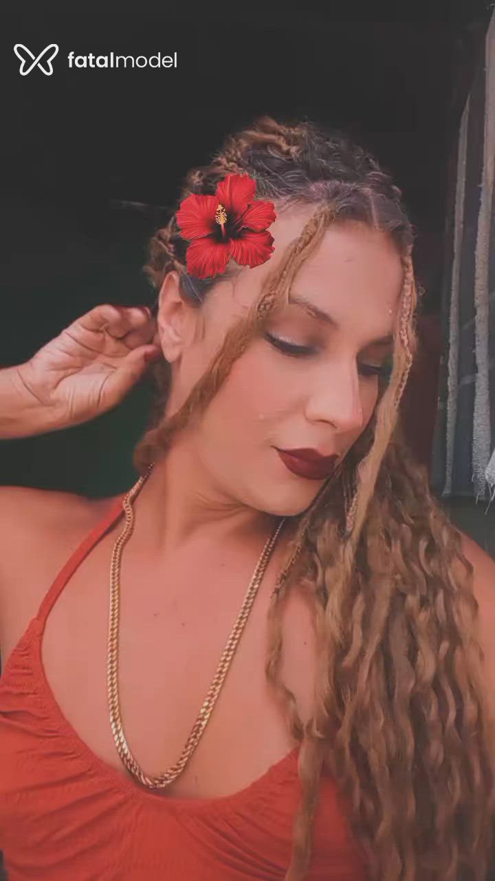 Acompanhante mulher trans loira (o) de olhos verdes - Lavínia Colaço
