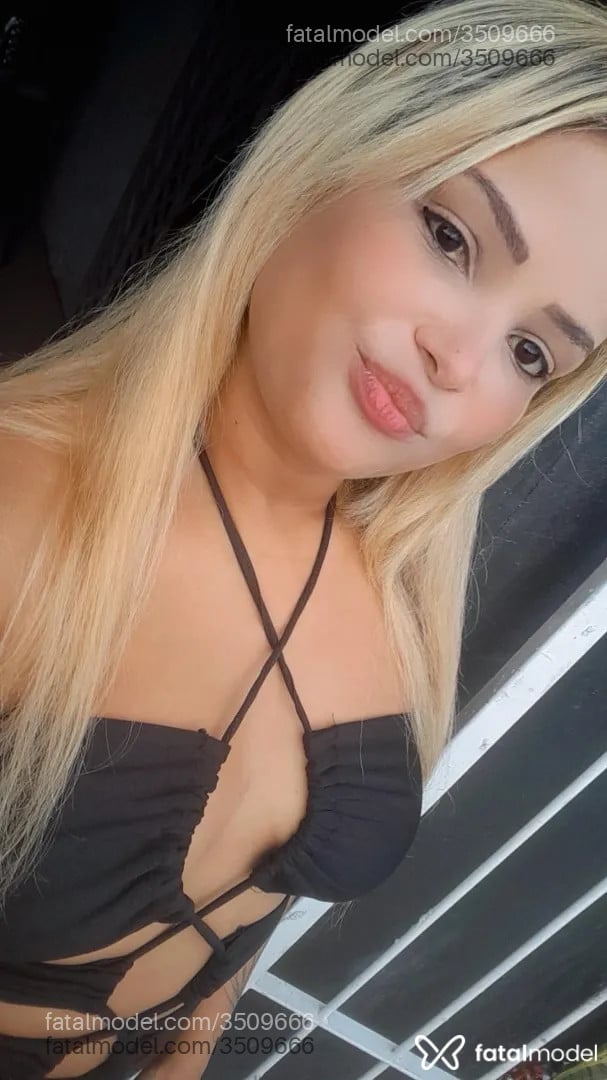 Acompanhante mulher loira (o) de olhos castanhos - Katia
