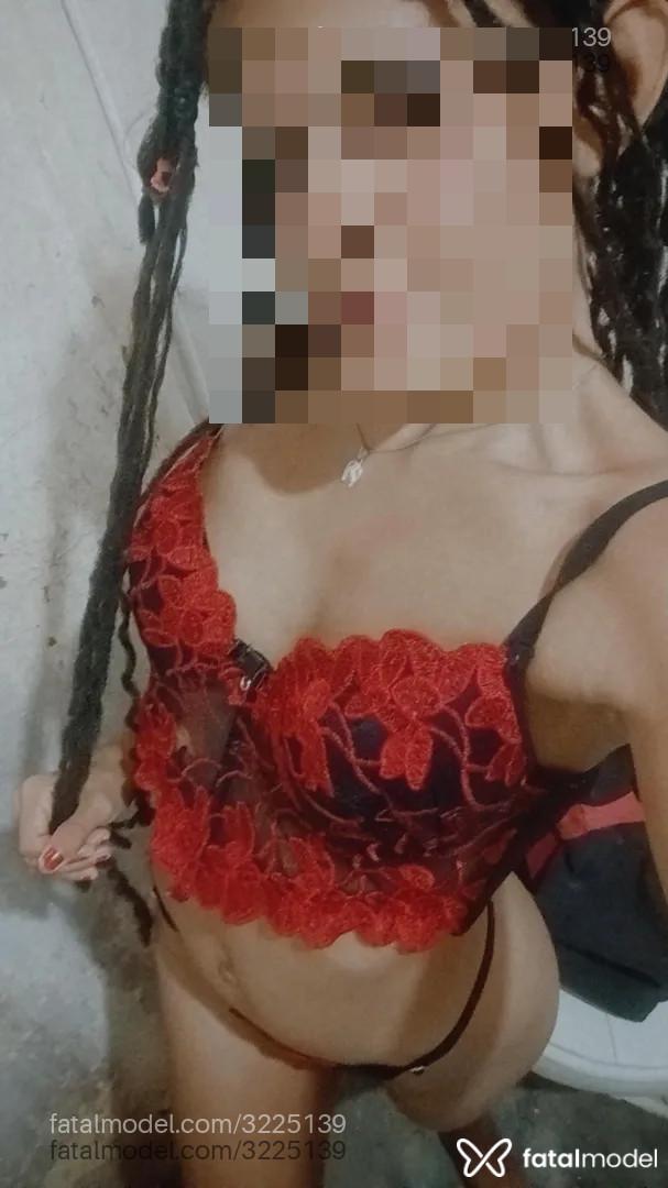 Acompanhante mulher morena (o) de olhos castanhos - Brendha