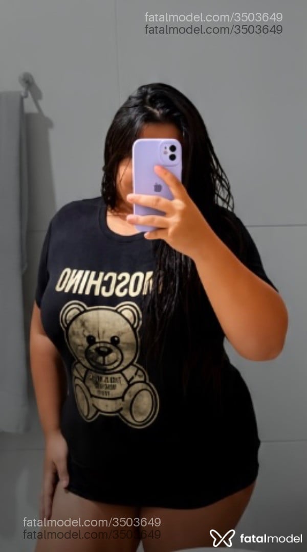 Acompanhante mulher morena (o) de olhos pretos - Débora
