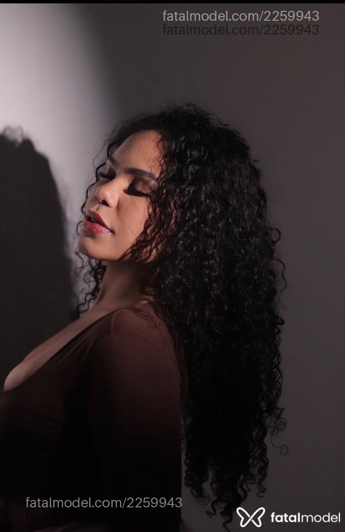 Acompanhante mulher morena (o) de olhos castanhos - Sara saborosa Acompanhante mulher morena (o) de olhos castanhos - Sara saborosa
