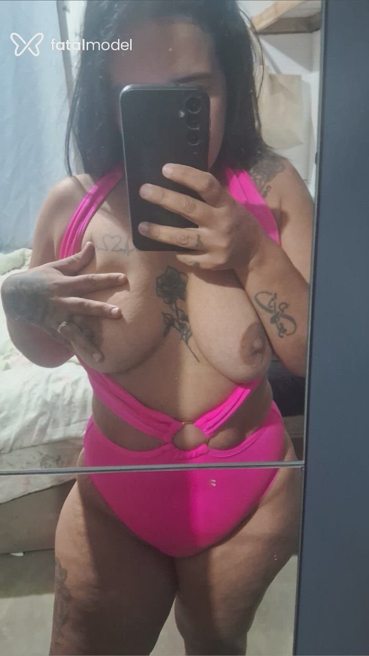 Acompanhante mulher morena (o) de olhos pretos - Larissa