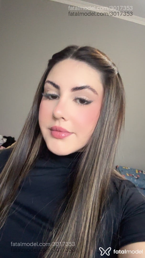 Acompanhante mulher com cabelo castanho de olhos castanhos - Gaby