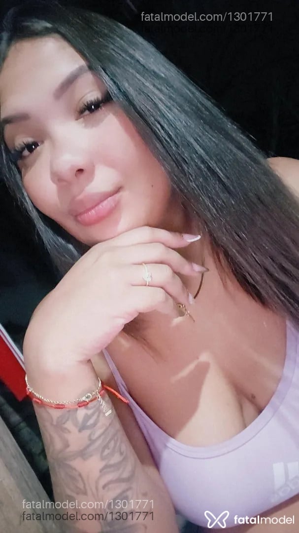 Acompanhante mulher com cabelo castanho de olhos castanhos - Bruninha