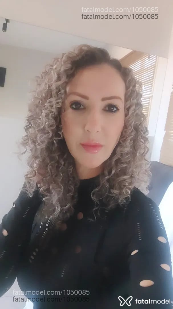 Acompanhante mulher loira (o) de olhos castanhos - Aline Formansk