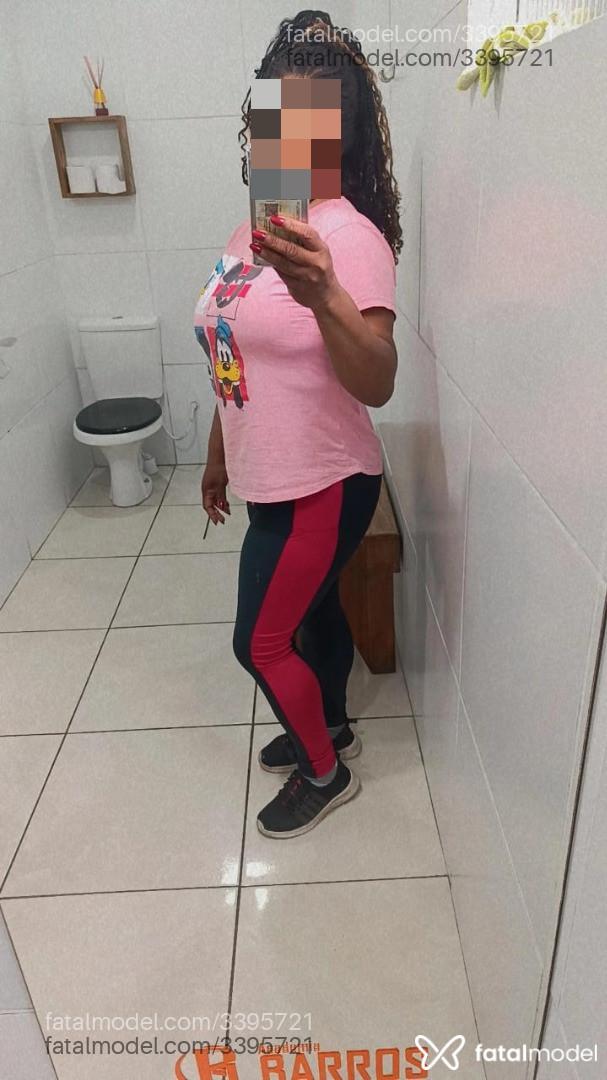 Acompanhante mulher com cabelo castanho de olhos mel - Kemy