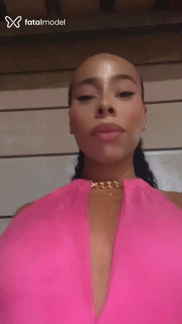 Acompanhante mulher trans morena (o) de olhos pretos - Ary Martins Acompanhante mulher trans morena (o) de olhos pretos - Ary Martins