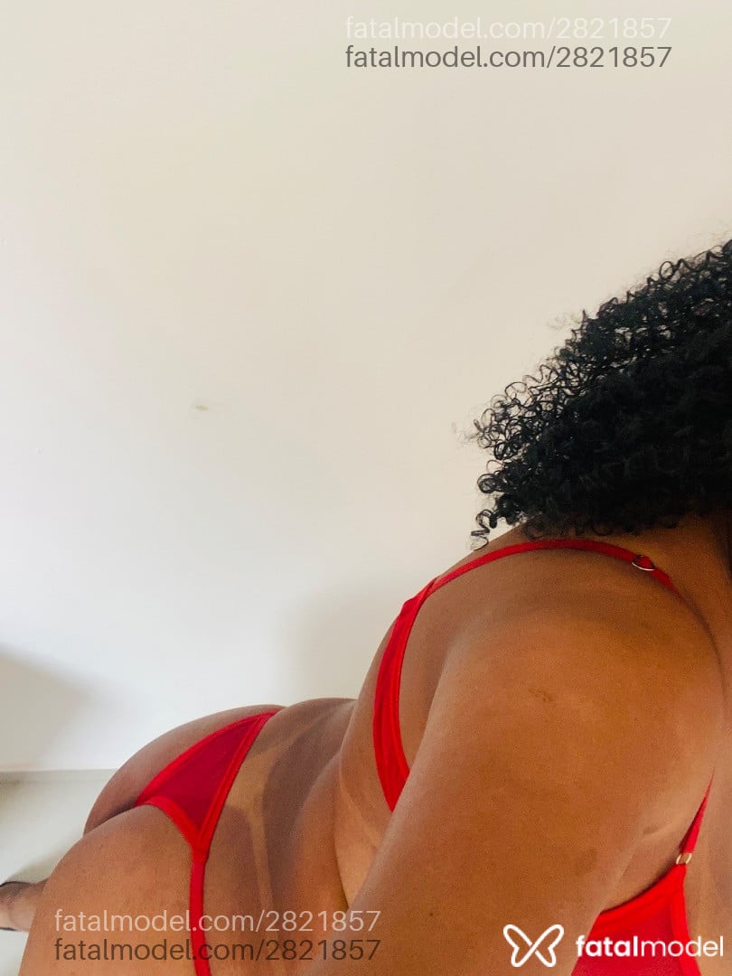 Acompanhante mulher morena (o) de olhos castanhos - Jadde