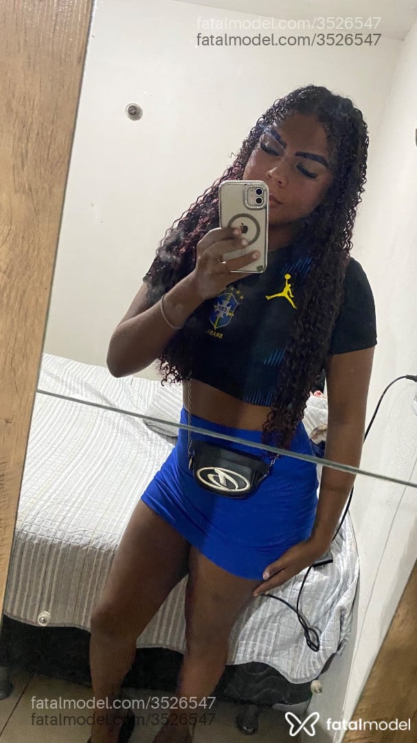 Acompanhante mulher trans morena (o) de olhos pretos - Kelynha Acompanhante mulher trans morena (o) de olhos pretos - Kelynha