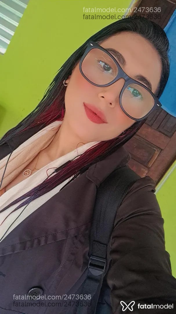 Acompanhante mulher morena (o) de olhos castanhos - Pikenah