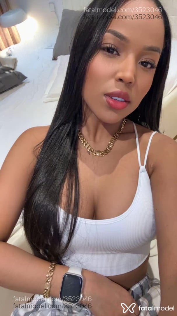 Acompanhante mulher morena (o) de olhos pretos - Rafaela