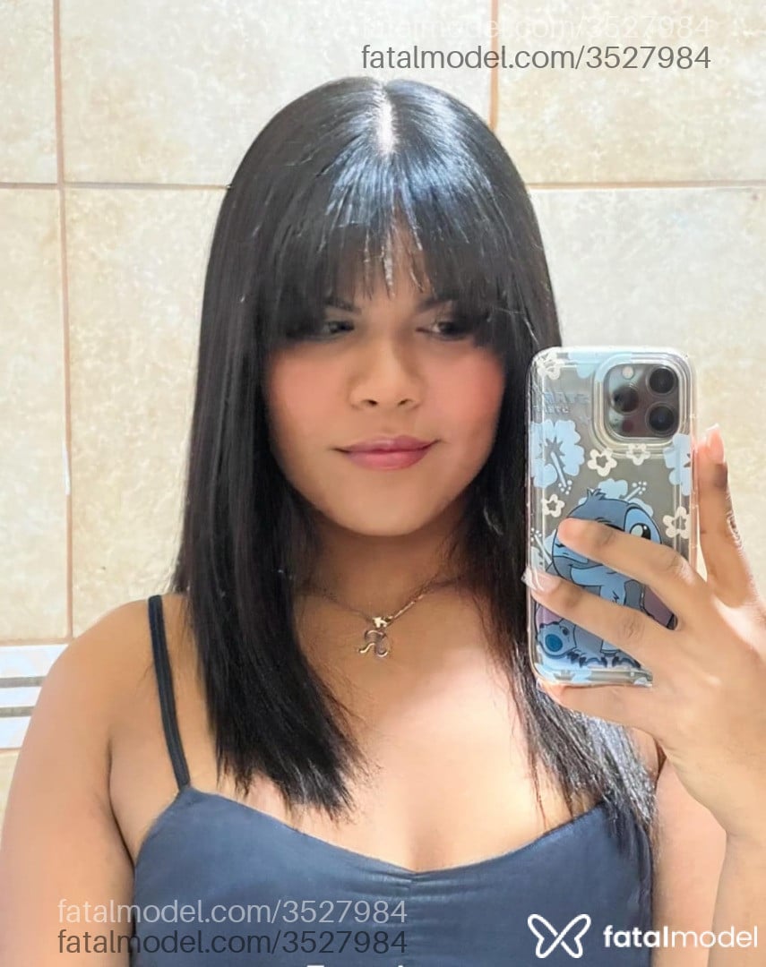 Acompanhante mulher trans morena (o) de olhos pretos - Ana Renata