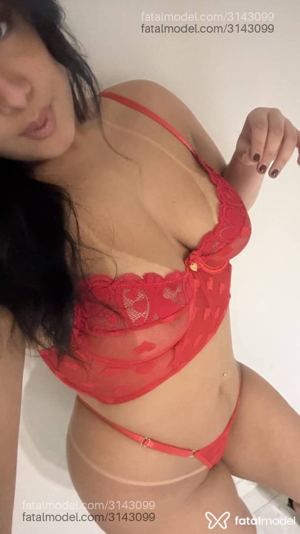 Acompanhante mulher morena (o) de olhos castanhos - Thaynná Mel