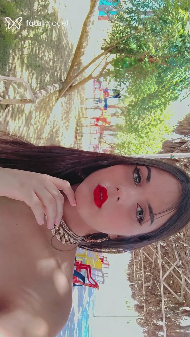 Acompanhante mulher trans com cabelo castanho de olhos castanhos - Ana Clara
