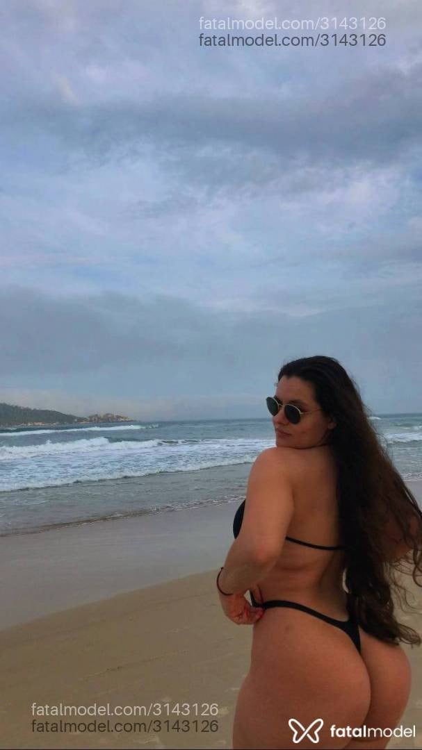 Acompanhante mulher com cabelo castanho de olhos castanhos - Thayla Ayla