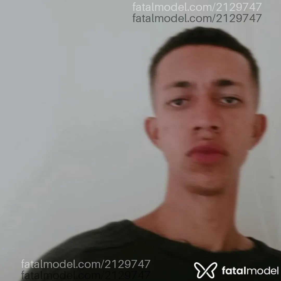 Acompanhante homem morena (o) de olhos castanhos - Vitão