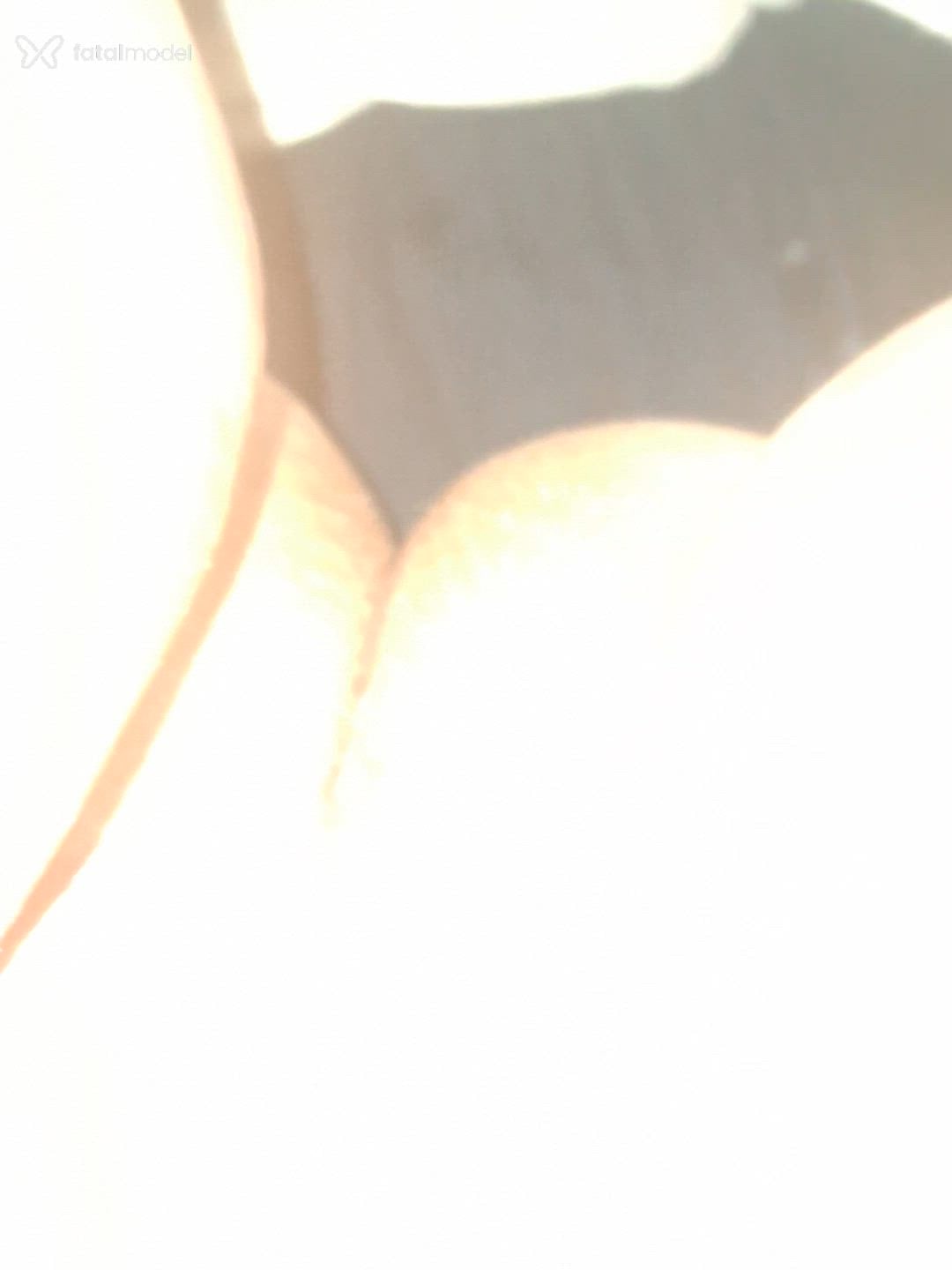Acompanhante mulher morena (o) de olhos pretos - Larissa